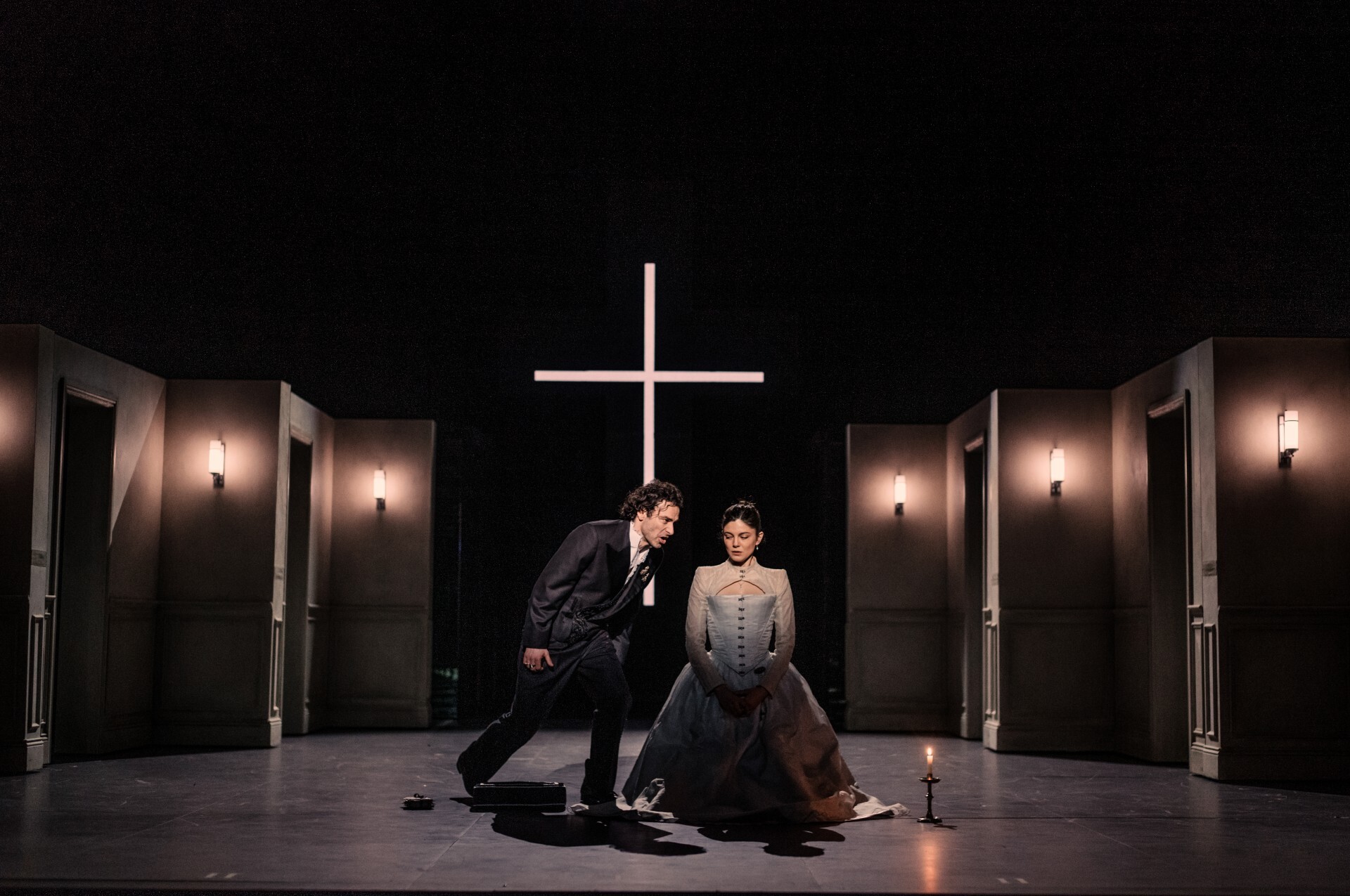Les Liaisons Dangereuses Review: A Spectacular Yet Problematic Revival