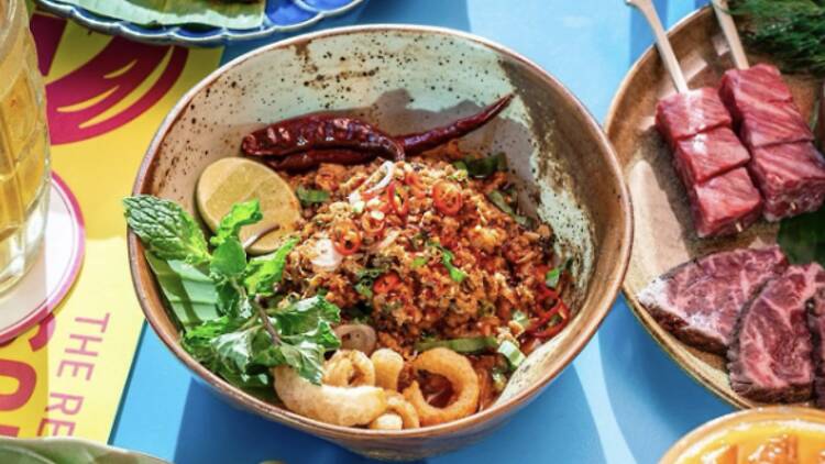 Somsak, Ekkamai Corner