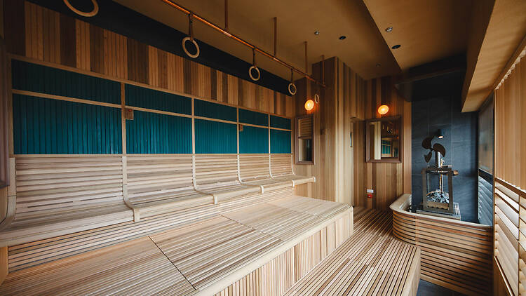 路面電車型サウナで小旅行気分に「ととのう」。