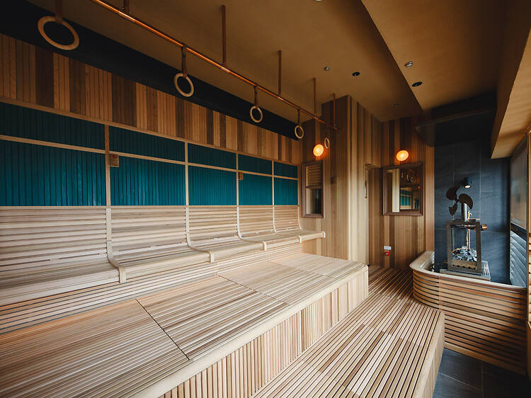 路面電車型サウナで小旅行気分に「ととのう」。