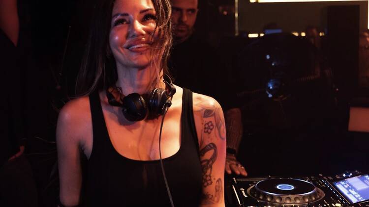 Challenge Deborah De Luca live at Armania Phuket