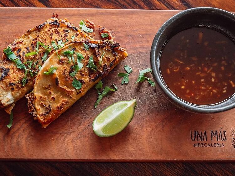 Pizza, Ramen or Burgers? Best plates to try!