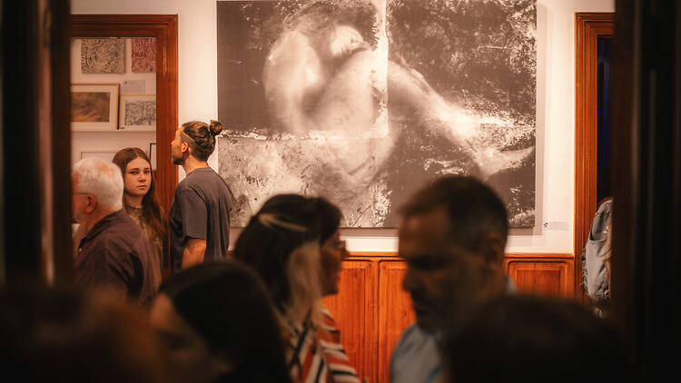 Grullar Galería: where Argentine art connects, activates and comes closer