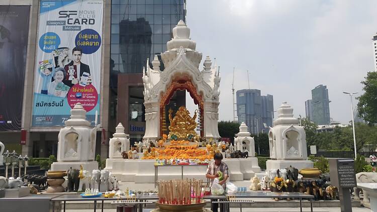 Ganesha Shrine (at centralwOrld) Ganesha Shrine (at centralwOrld)
