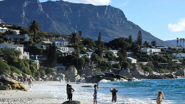 Bakoven Boulder-hopping, Clifton Bakoven Boulder-hopping, Clifton