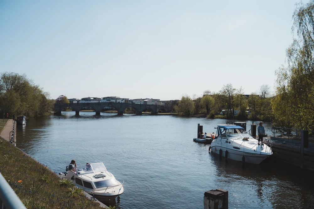 Staines, Spelthorne