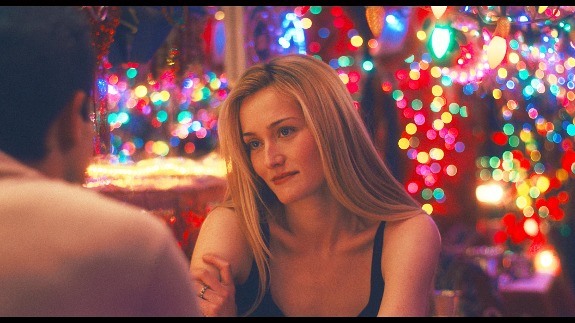 John F. Kennedy Jr. & Carolyn Bessette on their first date in FX&rsquo;s Love Story: John F. Kennedy Jr. & Carolyn Bessette