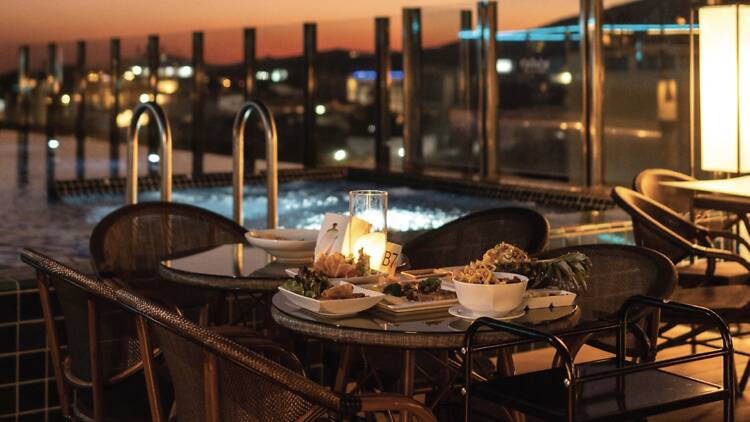 Slip into Miami colours and head to HYDR