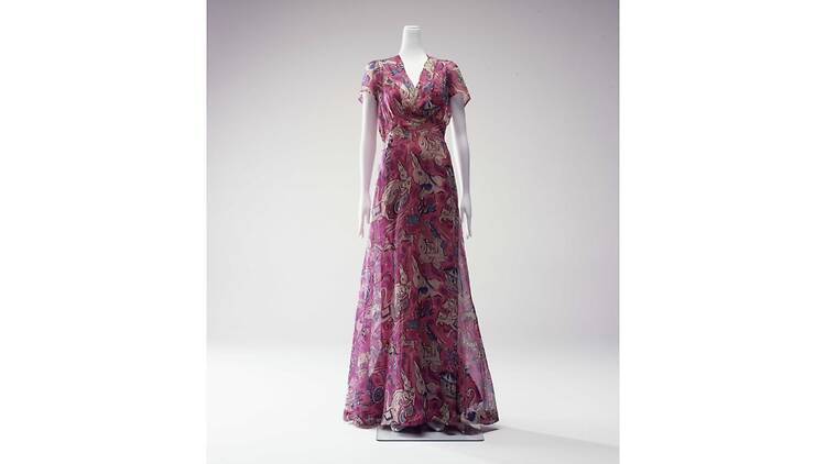 拡大するシュルレアリスム 視覚芸術から広告、ファッション、インテリアへ