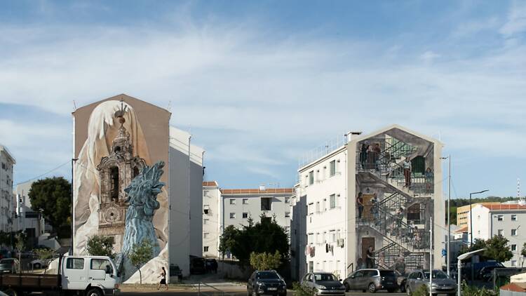 Bairro 2 de Maio, Ajuda