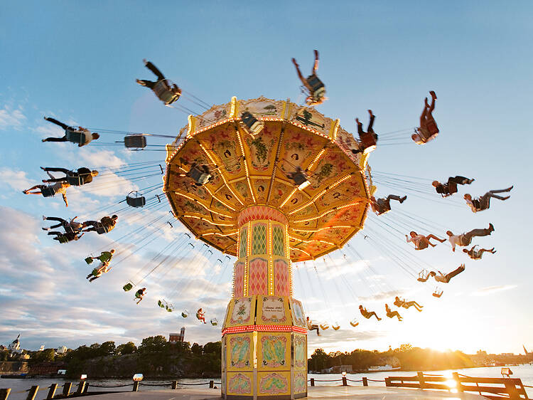 Enjoy thrilling roller coasters and fluffy candy floss at Gröna Lund Enjoy thrilling roller coasters and fluffy candy floss at Gröna Lund