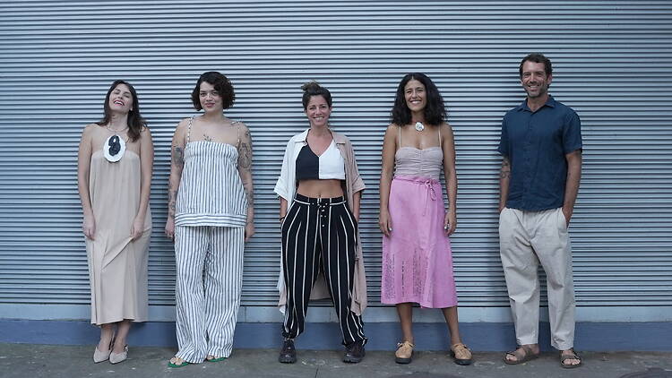 Galeria de arte abre espaço para a exposição "Fronteira Arte e Moda", com curadoria de Amanda Mujica