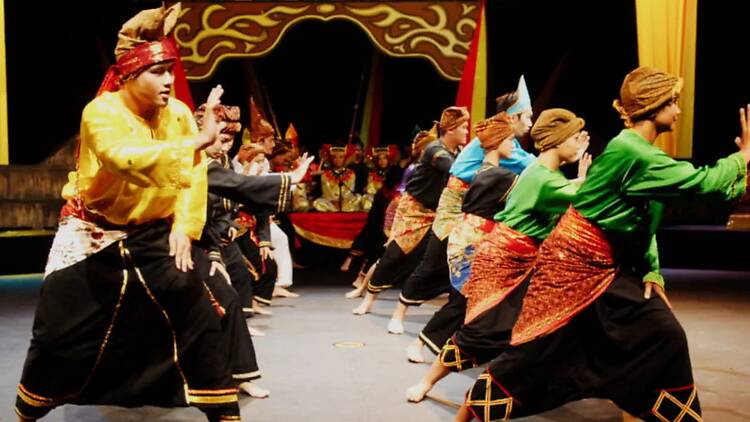 Explore Malay arts at Esplanade’s Pesta Raya Explore Malay arts at Esplanade’s Pesta Raya