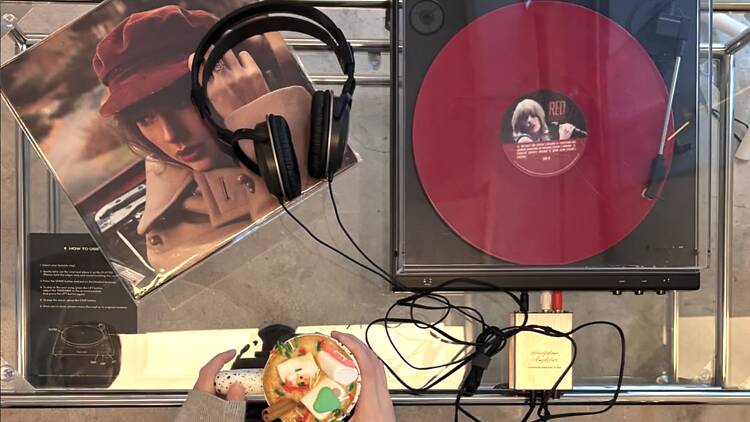 韓系 Cafe 推介：Milk Bar 香港少見黑膠碟復古主題