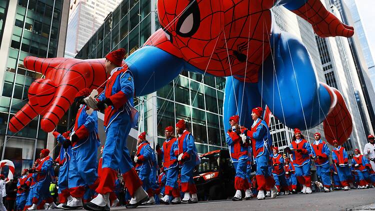 desfile de globos gigantes gratis