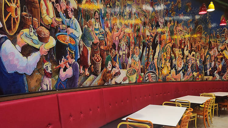 Navigate the dining scene