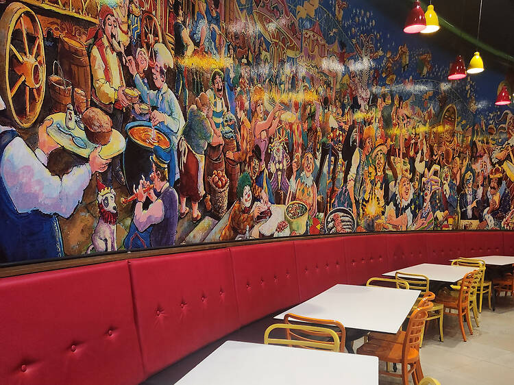 Navigate the dining scene