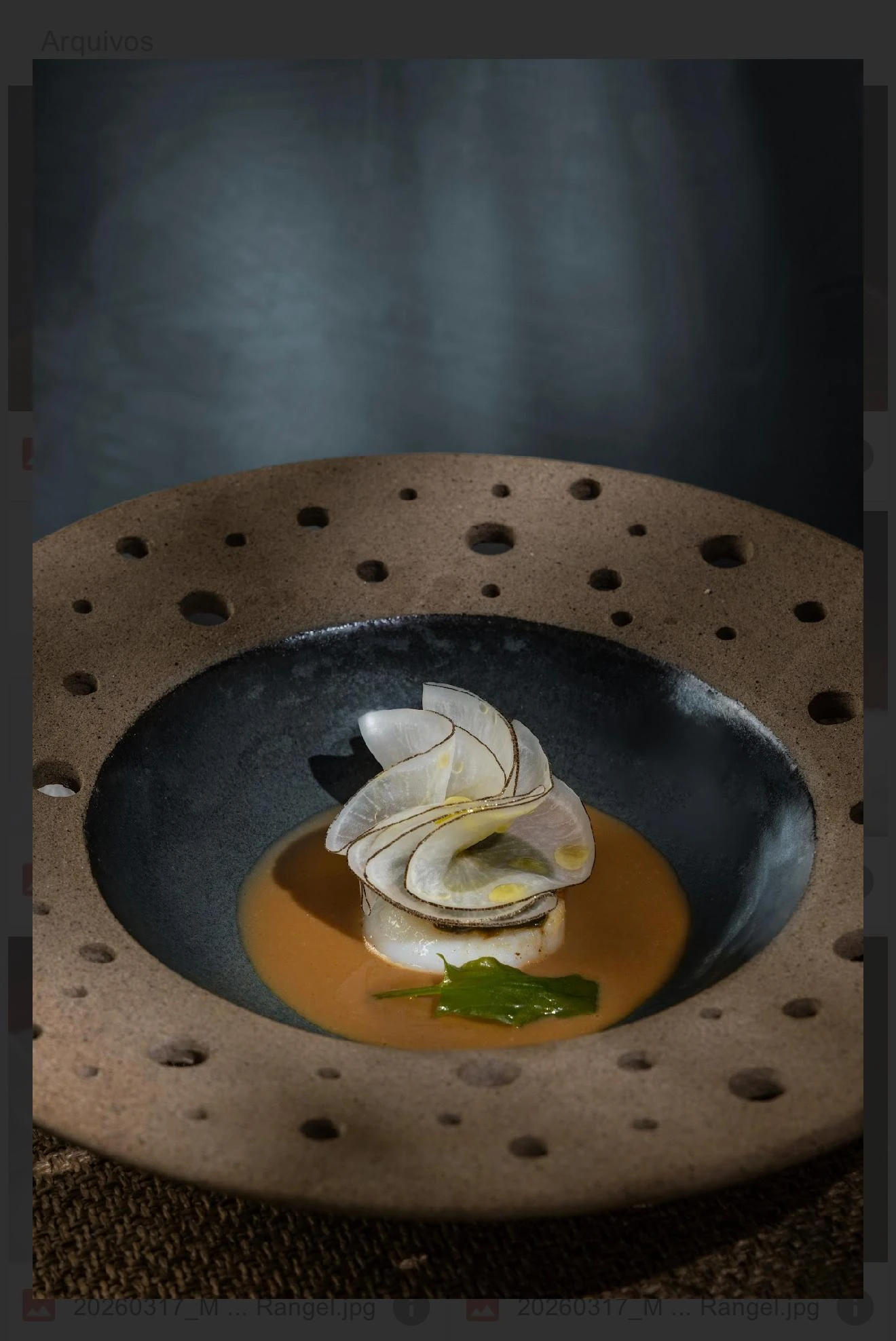 Minha terra, vieiras na brasa com pure de azedinha