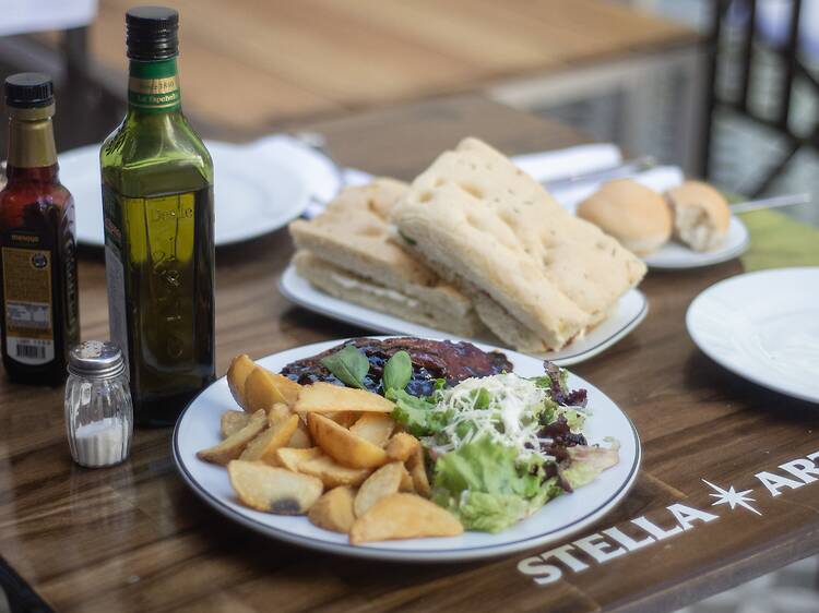 Cantina Recoleta: two meters wide, fueled by hardwood