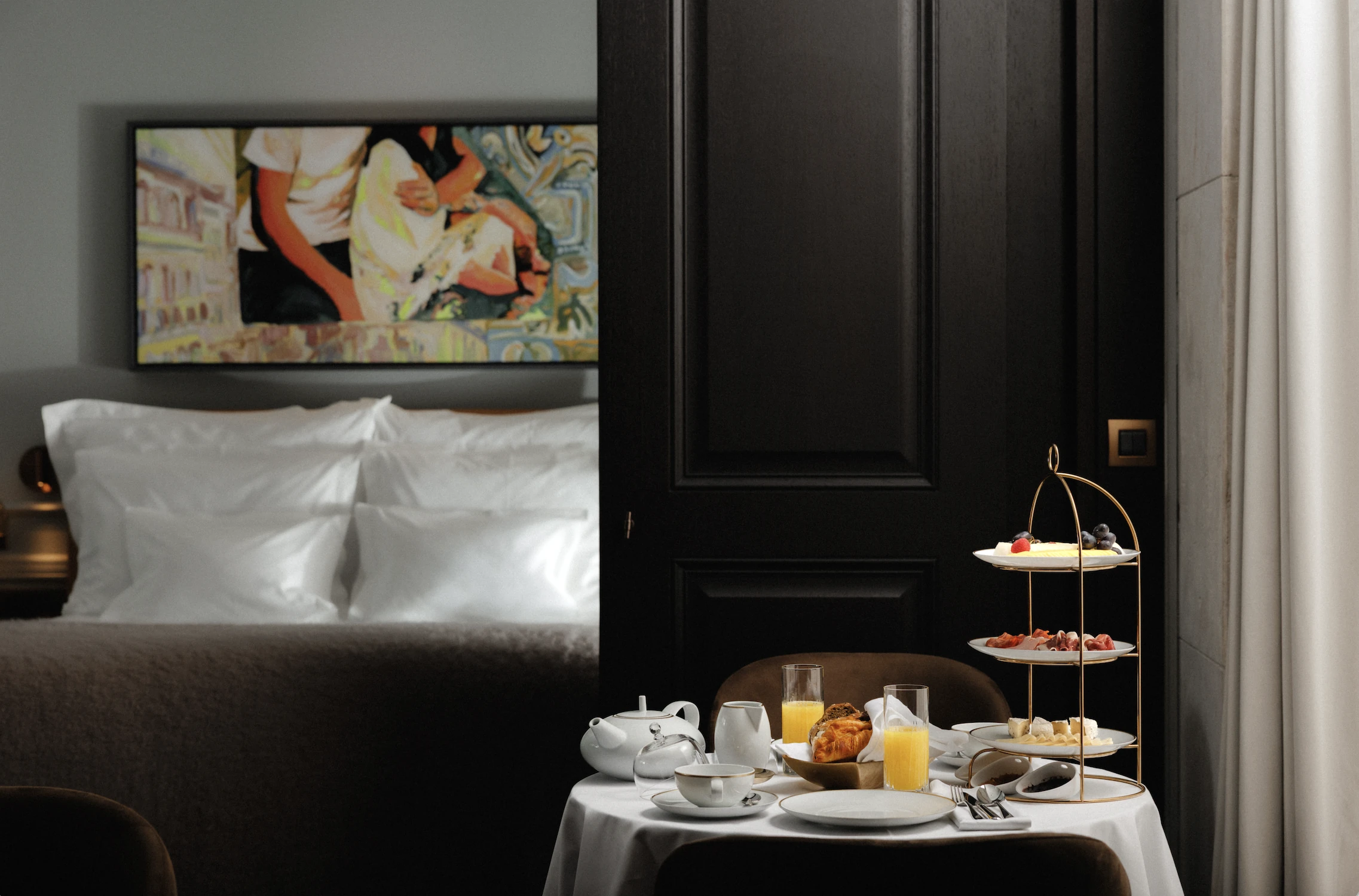 Mythic Sana Downtown Suites