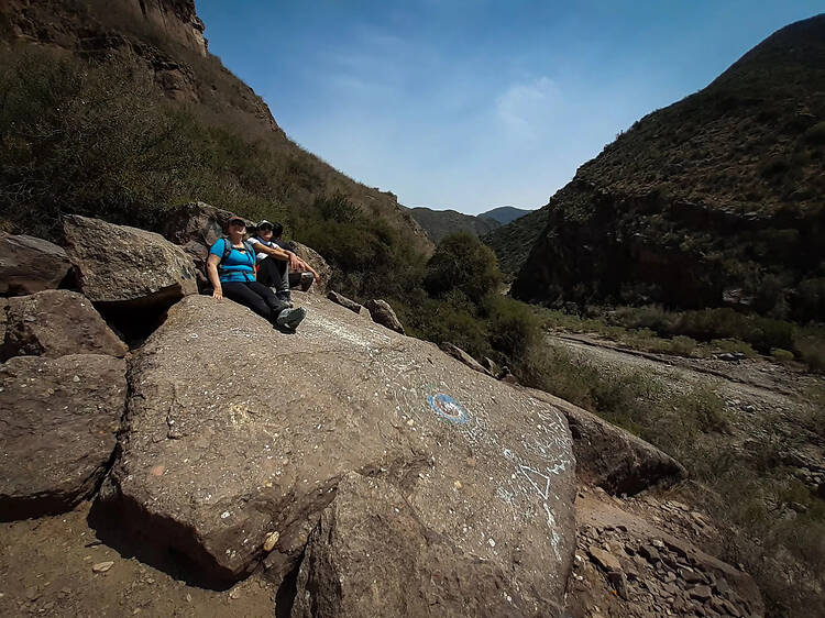 Piedra Isidris: caminata hacia la misteriosa “Ciudad Dorada”