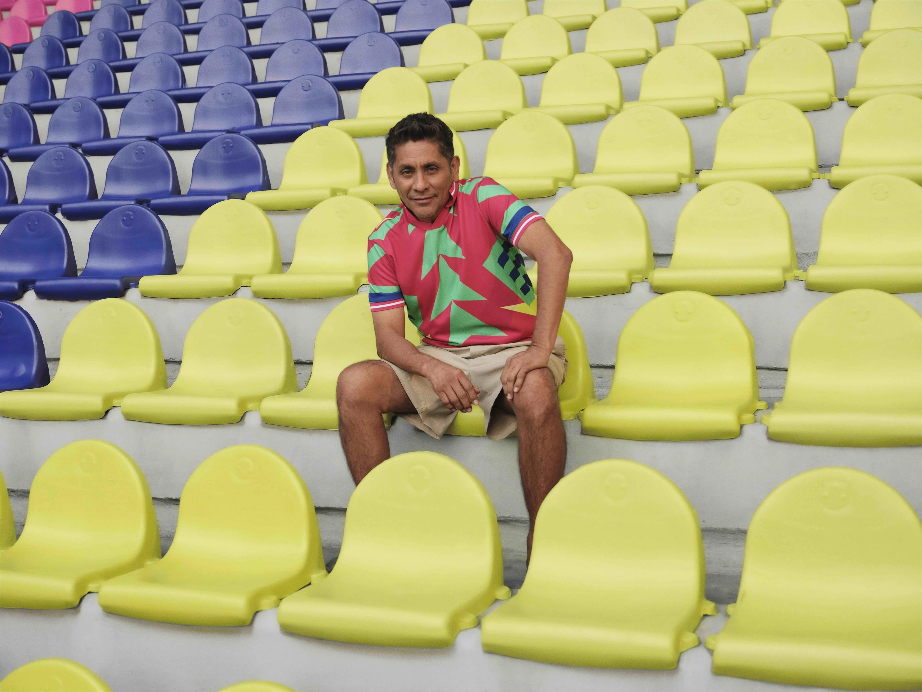 Vas a querer todo y con justa raz&oacute;n las prendas de American Eagle son muy vibe de los 90 con el toque del legendario portero