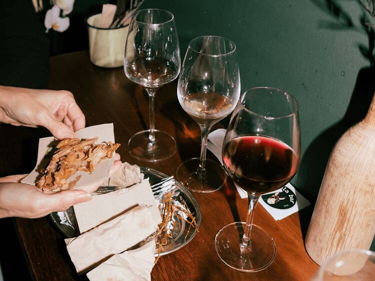 Sants: Mula Bar