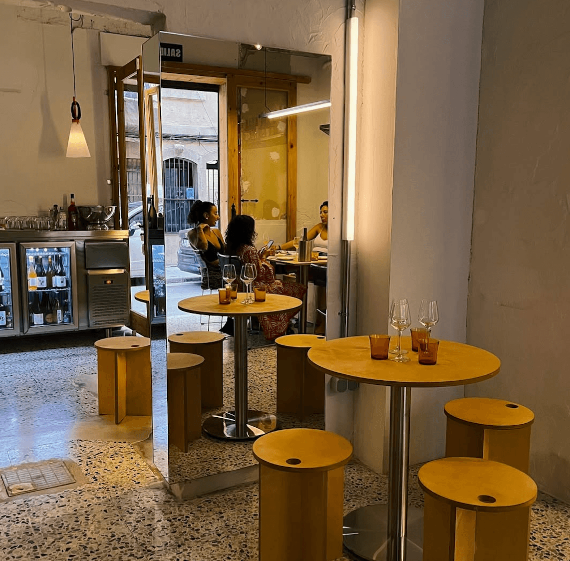 Grasa, cocina plant-based y vinos naturales la Barceloneta