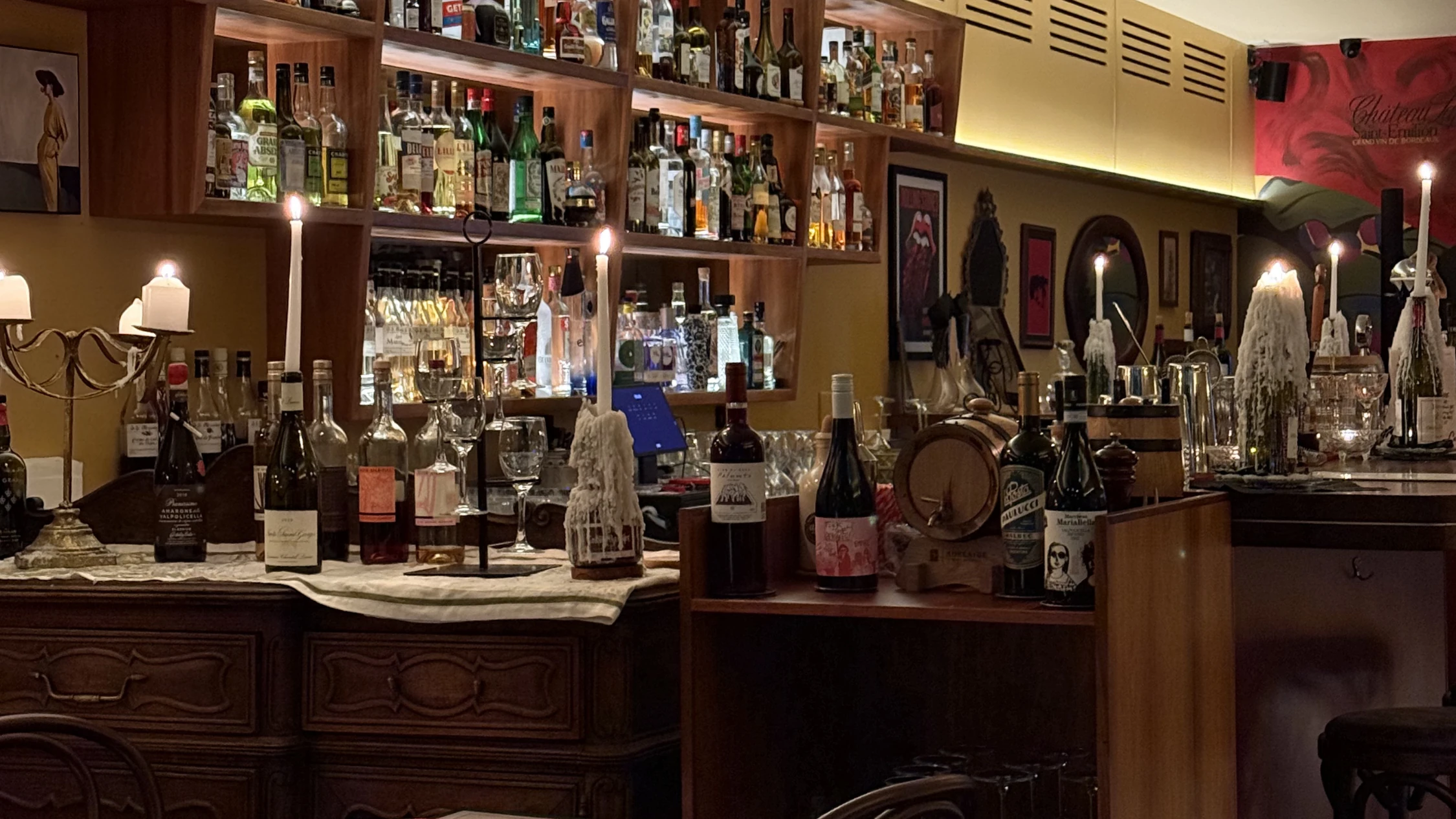 Inside Ap&eacute;ritif & Co