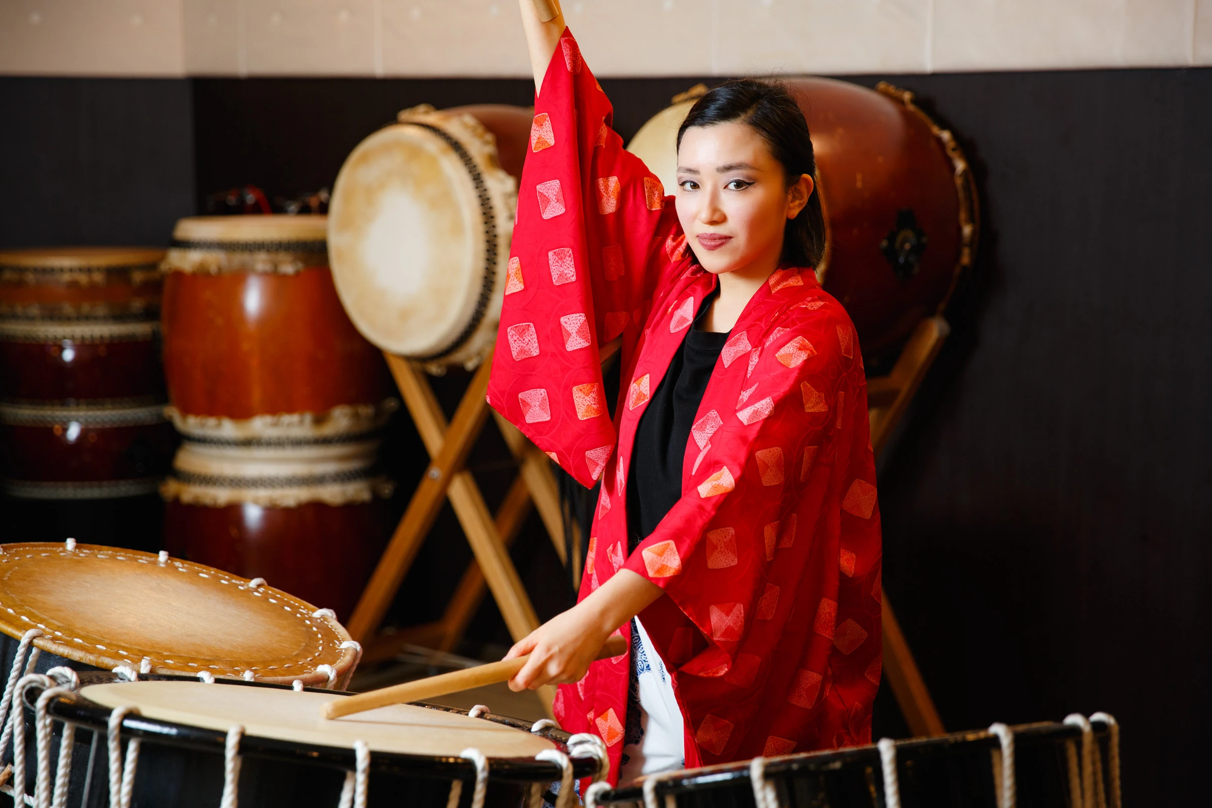 Eva Kestner playing the taiko drums