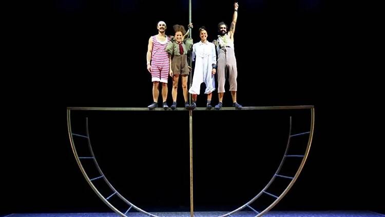 Play Time (Teatro Circo Price).