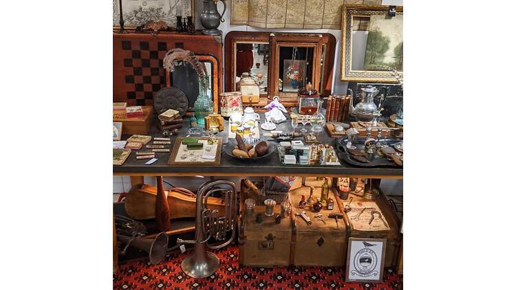 Marunouchi Antique Market