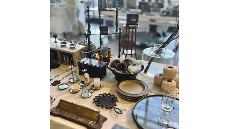 Marunouchi Antique Market