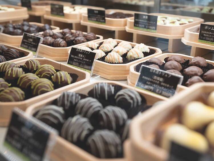 利き酒ならぬ「利きチョコ」を楽しむ。