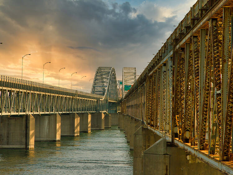 Montreal’s Île Mercier Bridge closed due to spring flooding—here’s what to know