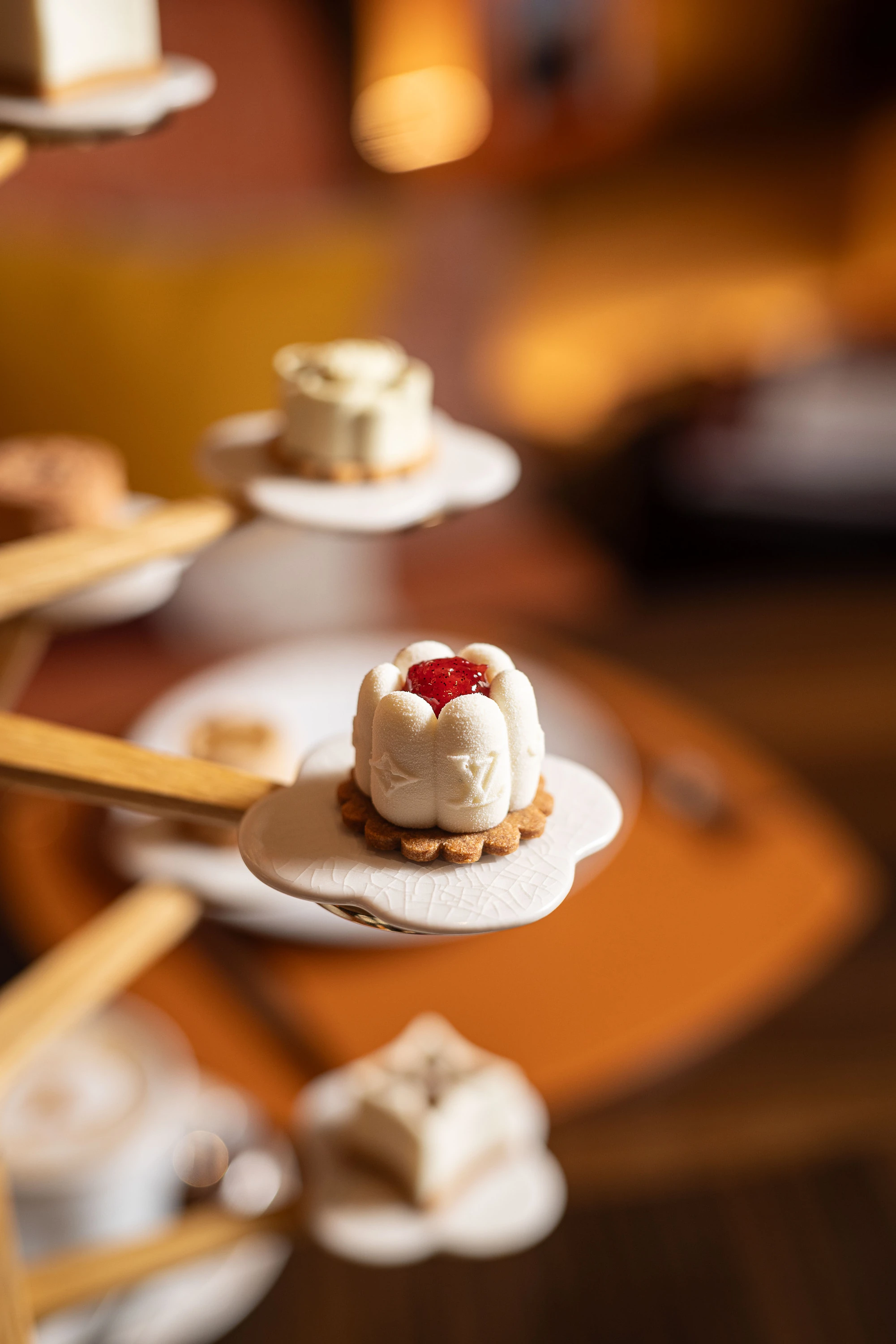 Le Cafe Louis Vuitton