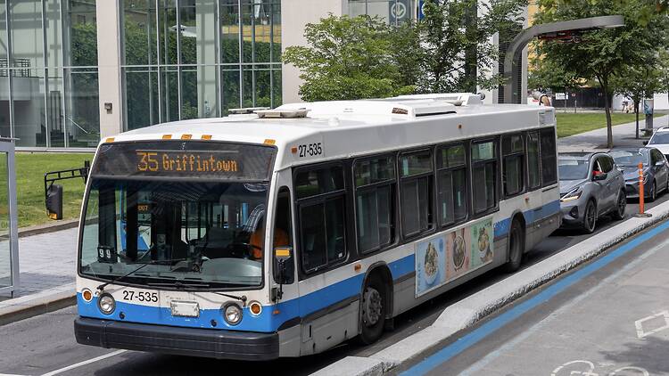Montreal bus network getting a redesign—and your route may be changing