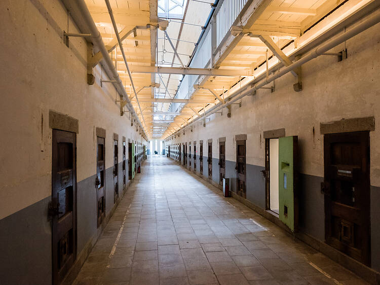 1. 監獄建築の理想形を歩く。