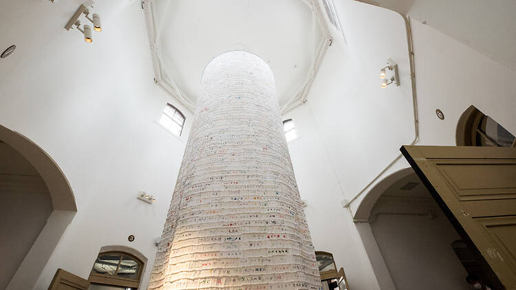 3. 監獄の深層へ切り込むアートに感情を揺らす。