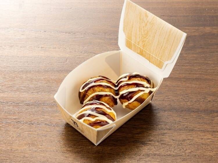 You can now enjoy freshly fried takoyaki at 7-Eleven across Japan