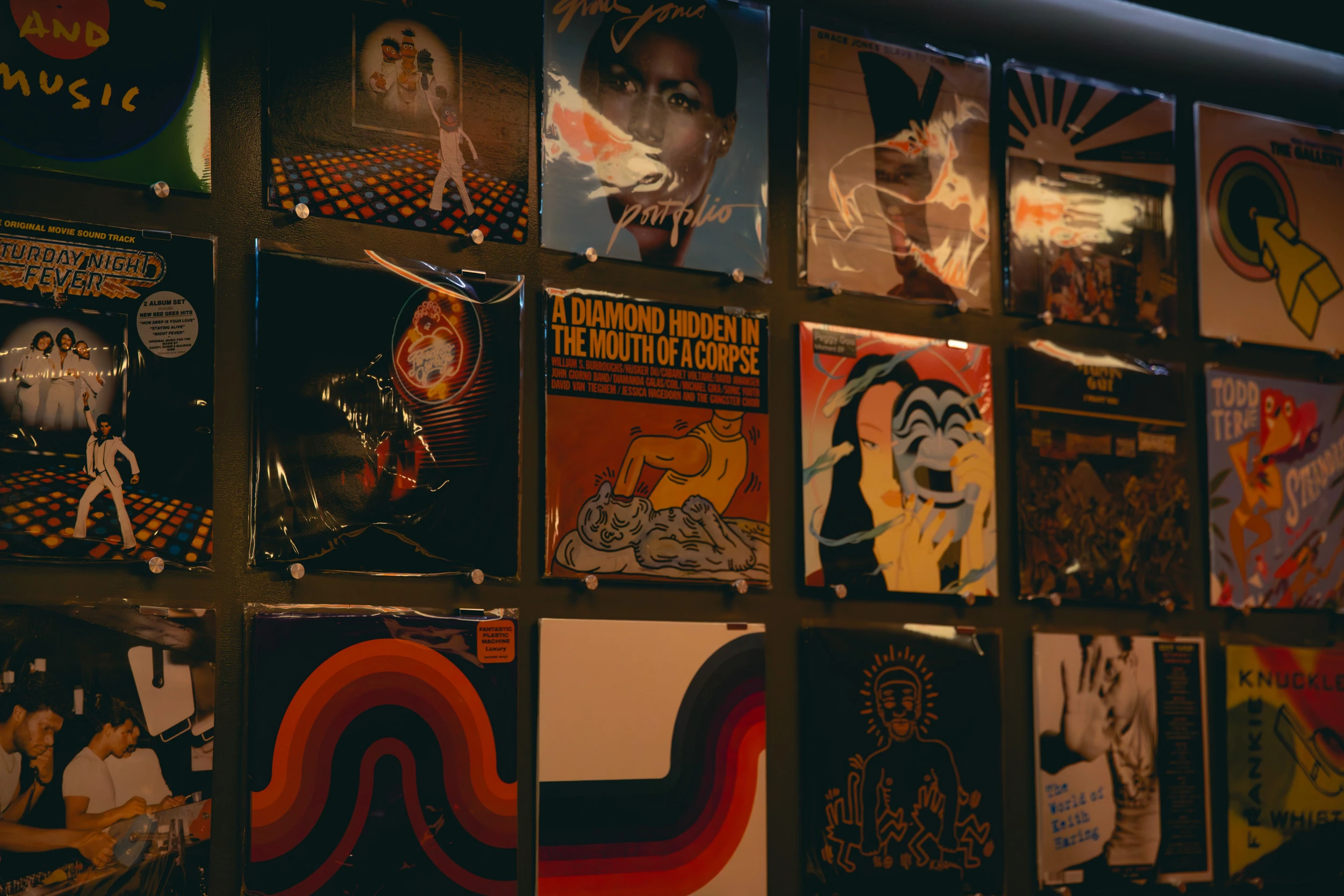 Hi-Fi Disco Bar Chaos