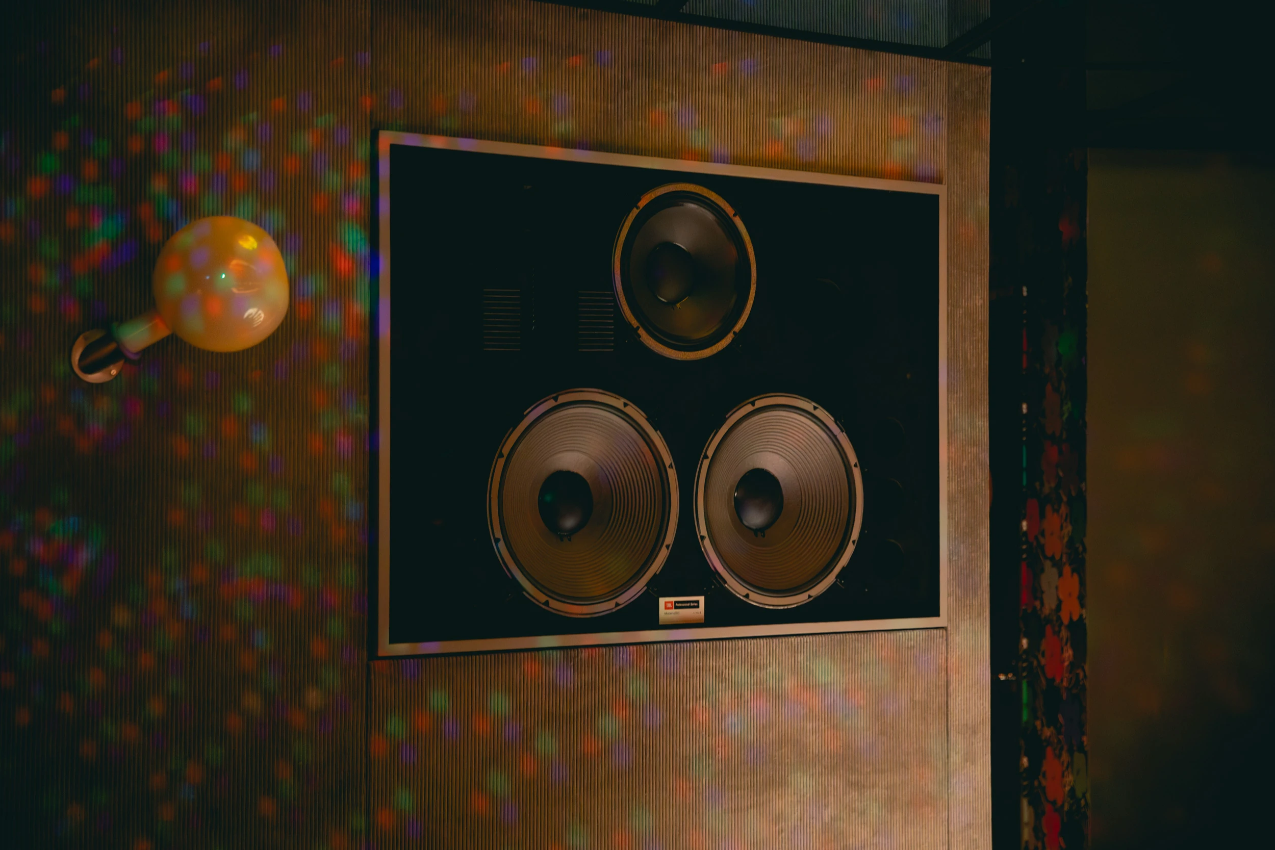 Hi-Fi Disco Bar Chaos