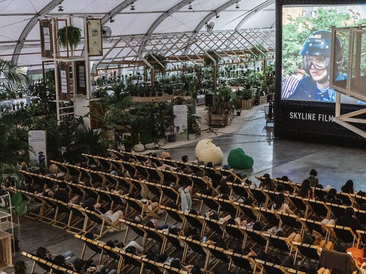 ดูหนังคลาสสิก 6 เรื่อง ในกลาสเฮาส์สีเขียวสุดร่มรื่น ต้อนรับเดือนพฤษภาคมนี้