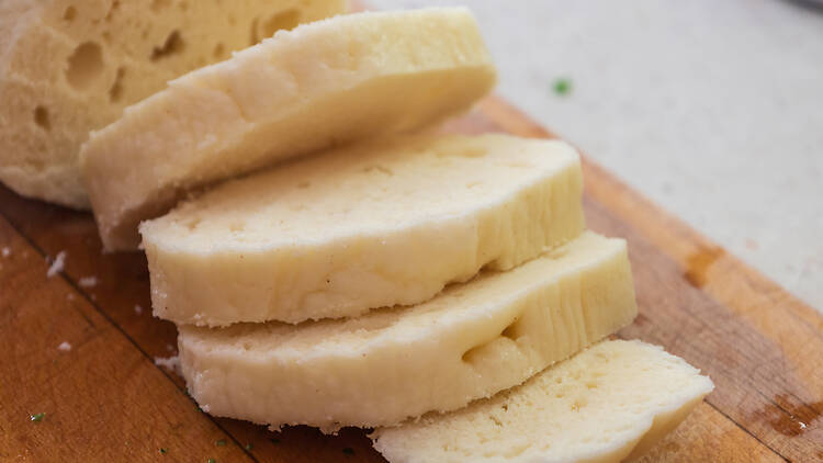 Dombolo (steamed bread)
