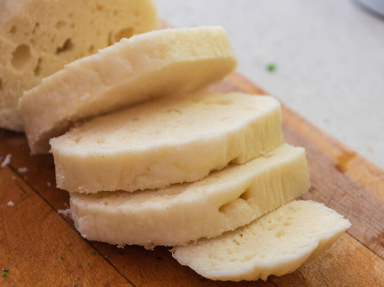 Dombolo (steamed bread)