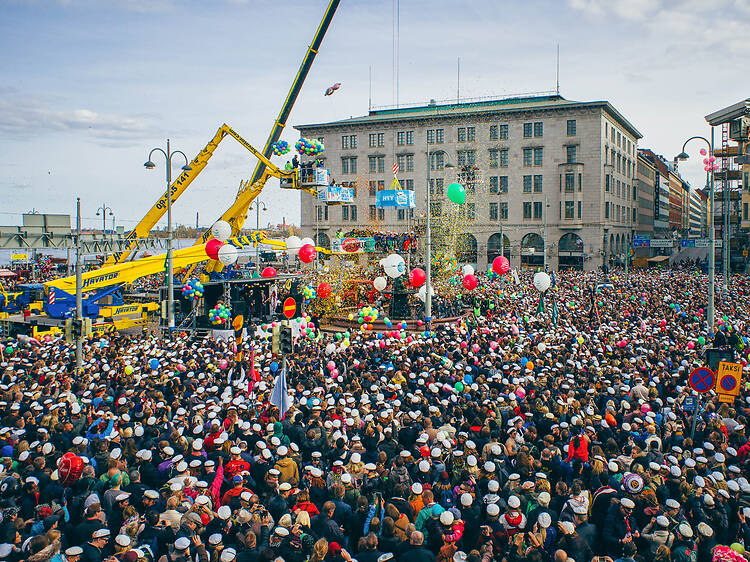 30.4. Kauppatori: Mantan lakitus