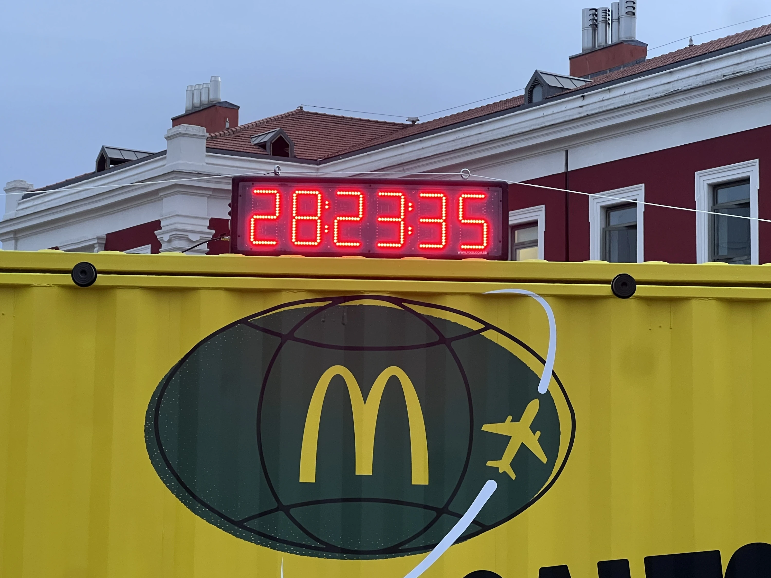 Container McDonald's Pr&iacute;ncipe P&iacute;o