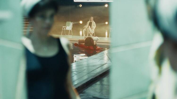 6.5. Peter asui talossa