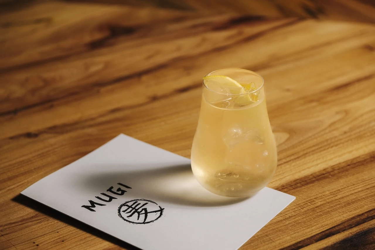 Un highball de Mugi, refrescante c&oacute;ctel japon&eacute;s