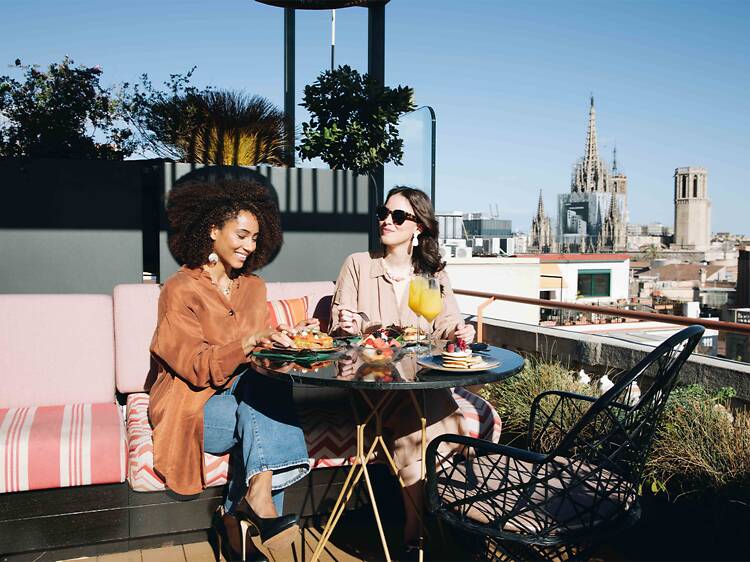 Barra lliure i festí energètic a la Terrassa de Vivi